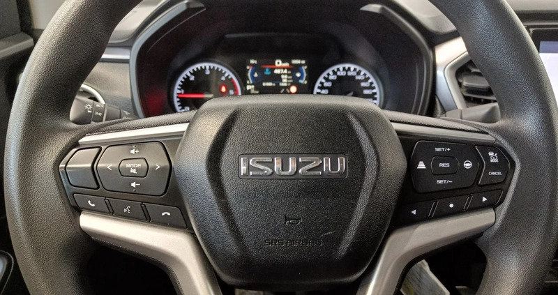 Isuzu D-Max cena 132900 przebieg: 61900, rok produkcji 2021 z Gdynia małe 379